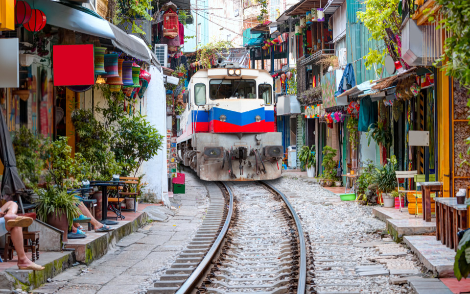 Zug in Trainstreet von Hanoi